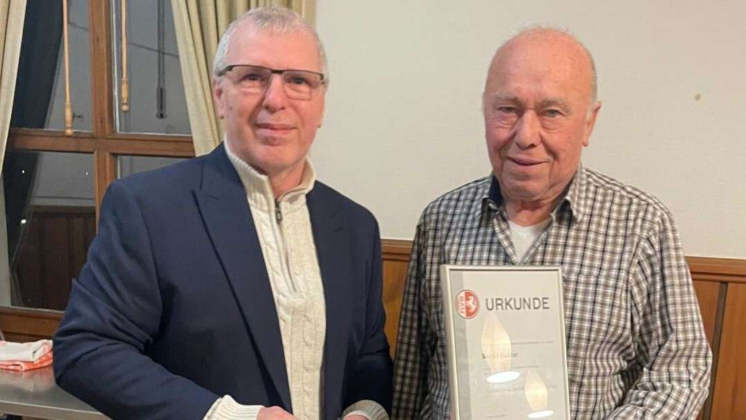 Ehrung Bernd Gabler (VfL Gennebreck)